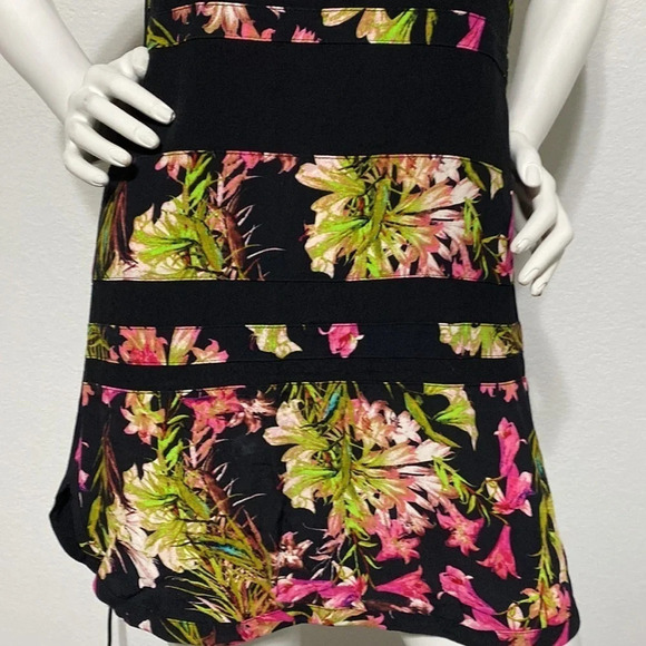 Lovers + Friends Mini Dress Black Floral Print Short Sleeve Size M - Picture 3 of 8